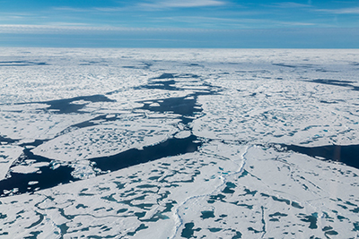 Den geografiske Nordpol set fra helikopter sommeren 2012 (foto: Karl Attard).